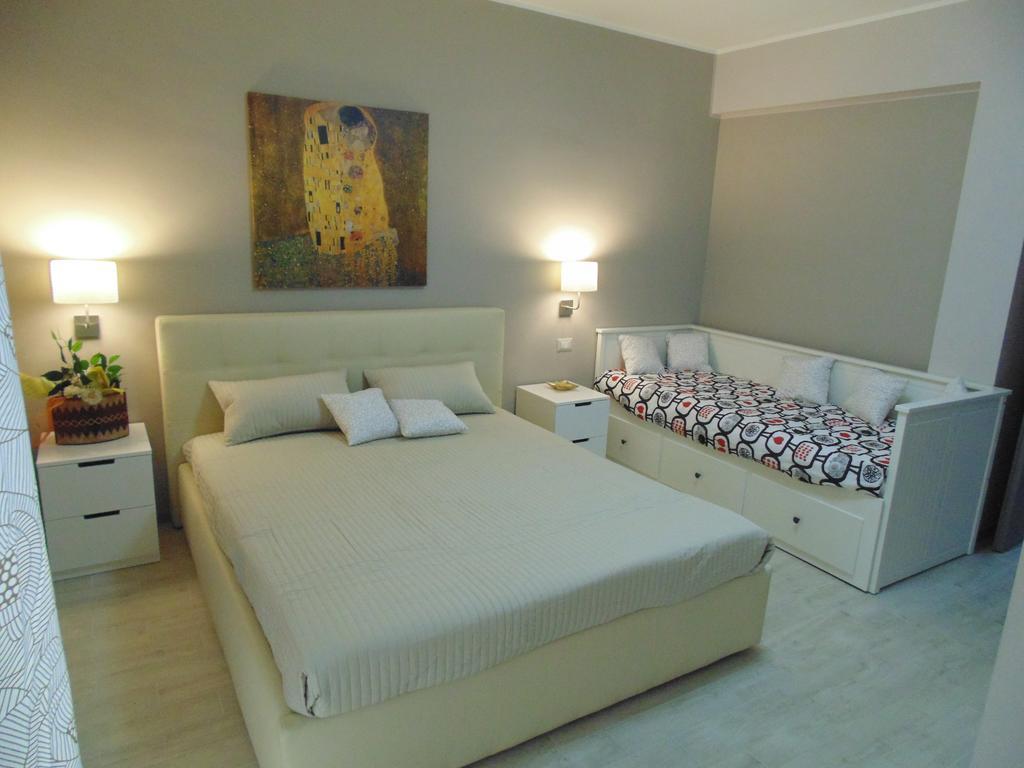 Attico Del Sole Bed & Breakfast Rometta Marea Dış mekan fotoğraf