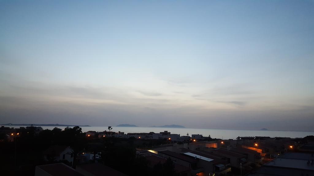 Attico Del Sole Bed & Breakfast Rometta Marea Dış mekan fotoğraf