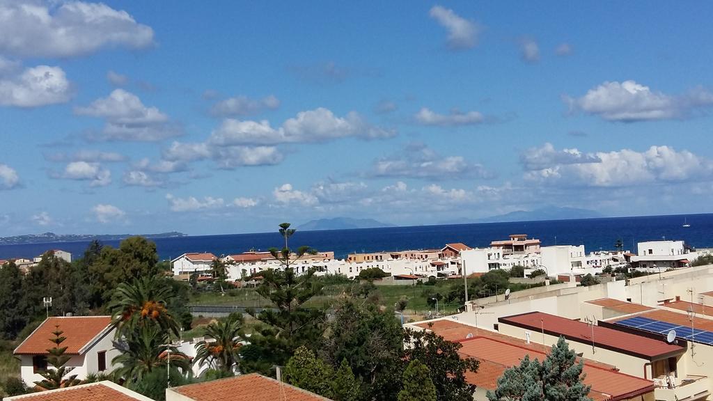 Attico Del Sole Bed & Breakfast Rometta Marea Dış mekan fotoğraf