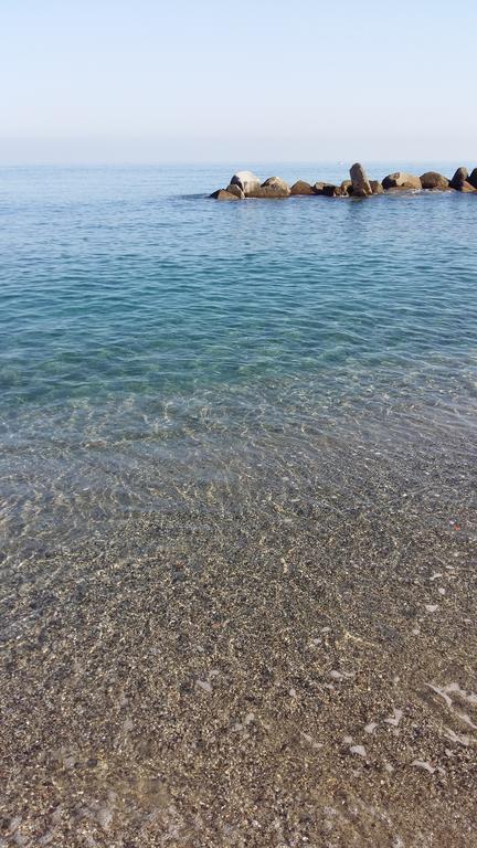 Attico Del Sole Bed & Breakfast Rometta Marea Dış mekan fotoğraf
